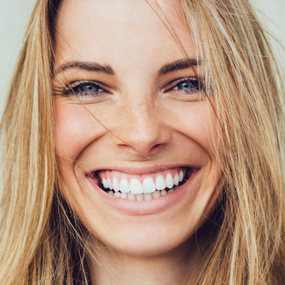 Zahnkorrektur bei Erwachsenen · relax & smile · Sanfte Kieferorthopädie Dr. Ana Torres Moneu & Dr. Christoph Moschik