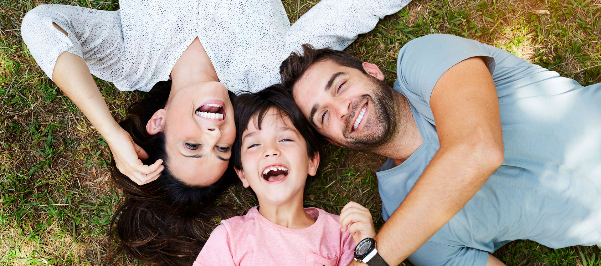 Familie Lachen Kieferorthopädie für die ganze Familie Zahnkorrektur Zahnspange · relax & smile® · Sanfte Kieferorthopädie Dr. Ana Torres Moneu & Dr. Christoph Moschik