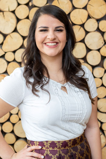 Mariana Schamoun Zahnmedizinische Fachangestellte · relax & smile Sanfte Kieferorthopädie